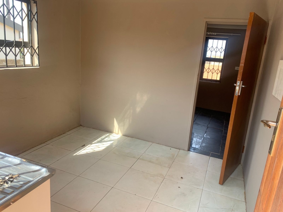 To Let 2 Bedroom Property for Rent in Moroka North Gauteng