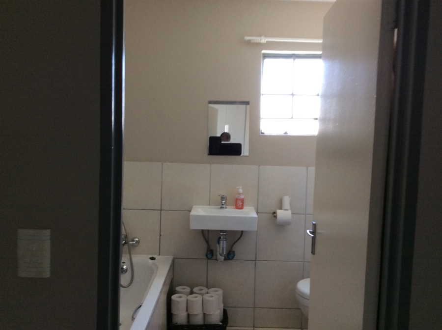 To Let 3 Bedroom Property for Rent in South Hills Gauteng