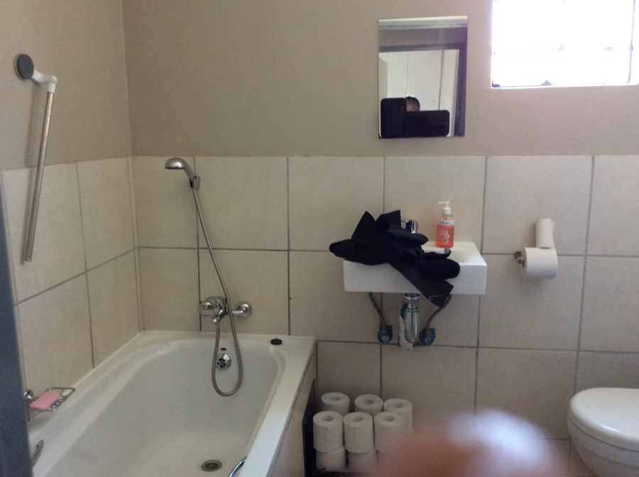 To Let 3 Bedroom Property for Rent in South Hills Gauteng