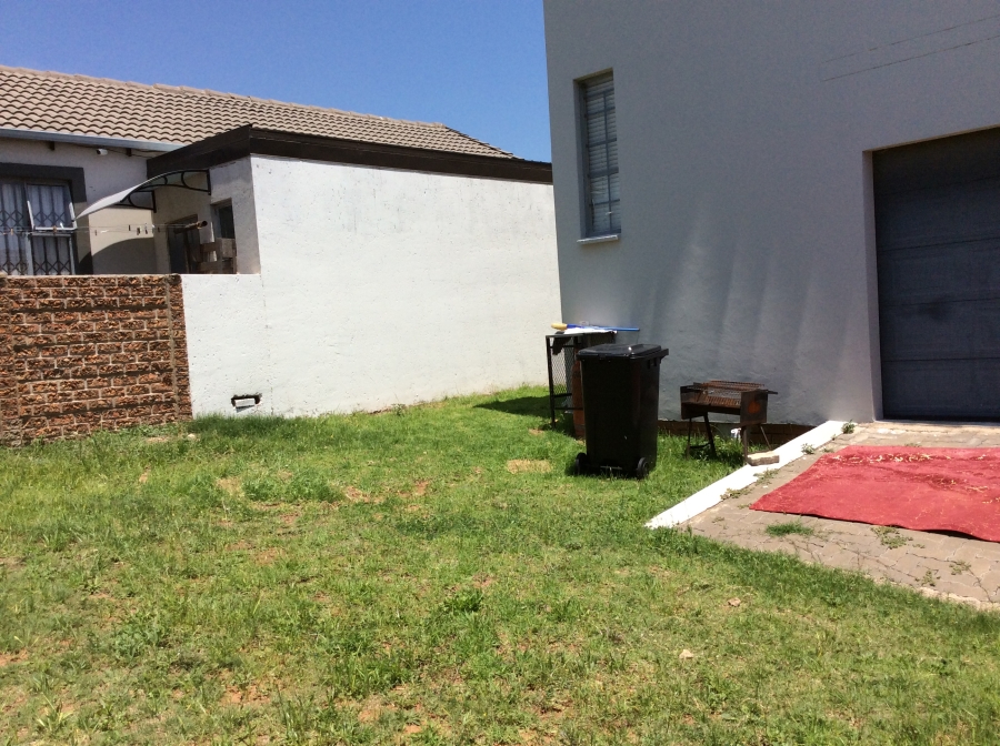 To Let 3 Bedroom Property for Rent in South Hills Gauteng