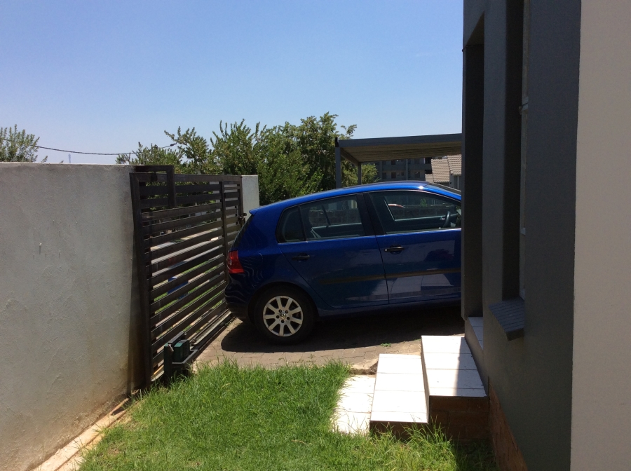 To Let 3 Bedroom Property for Rent in South Hills Gauteng