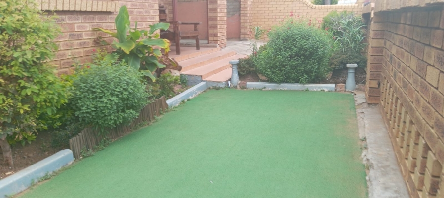 3 Bedroom Property for Sale in Chiawelo Gauteng