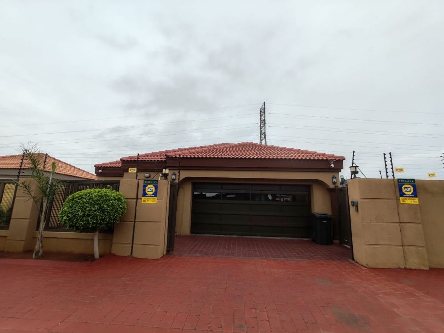 3 Bedroom Property for Sale in The Orchards Gauteng