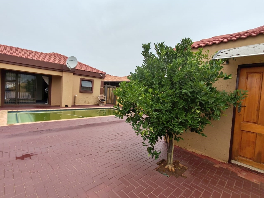 3 Bedroom Property for Sale in The Orchards Gauteng