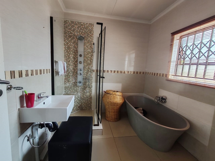 3 Bedroom Property for Sale in The Orchards Gauteng