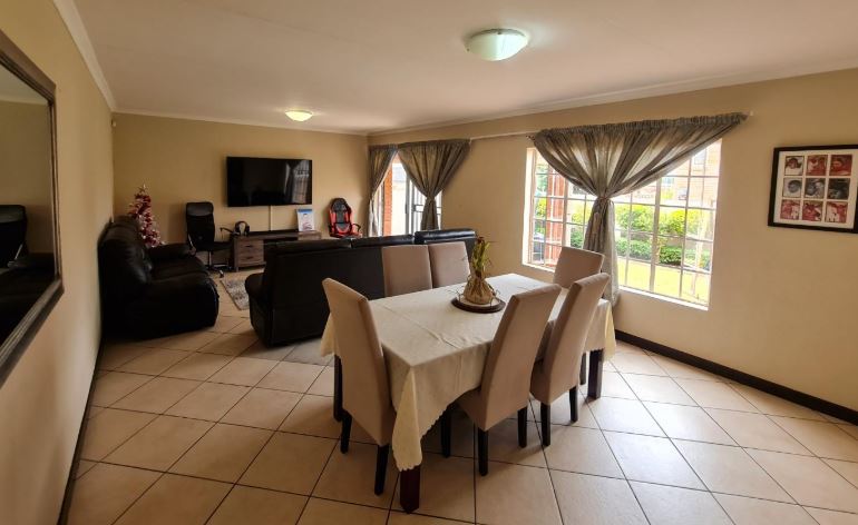 3 Bedroom Property for Sale in Willowbrook Gauteng