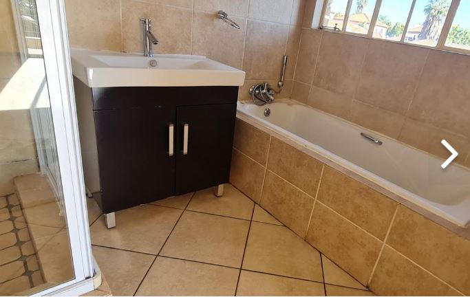 3 Bedroom Property for Sale in Willowbrook Gauteng