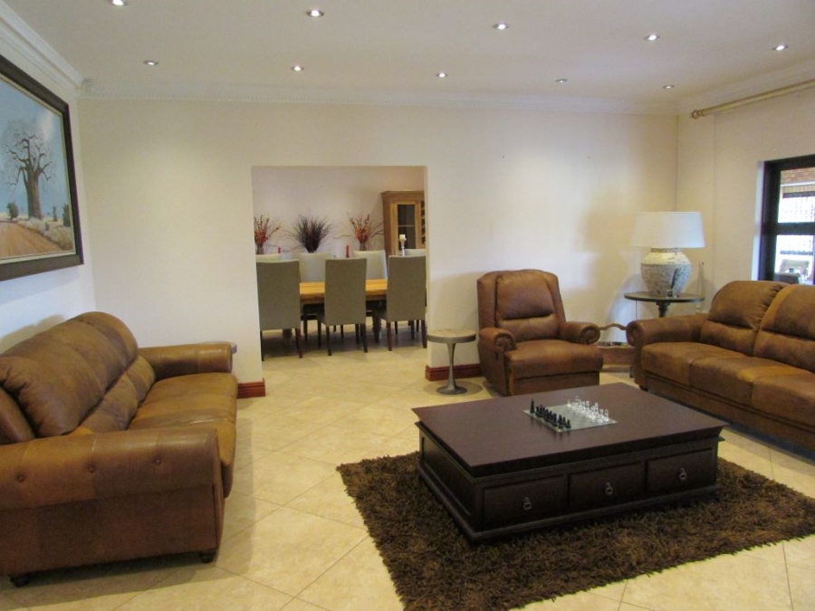 5 Bedroom Property for Sale in Vleikop A H Gauteng