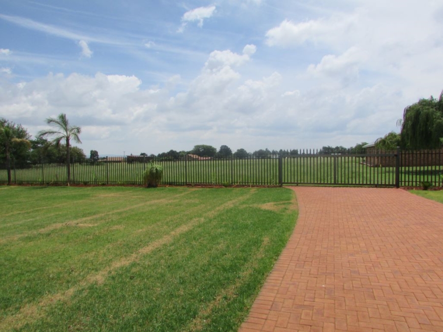 5 Bedroom Property for Sale in Vleikop A H Gauteng