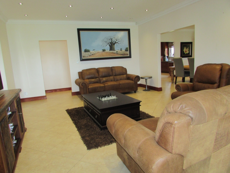 5 Bedroom Property for Sale in Vleikop A H Gauteng