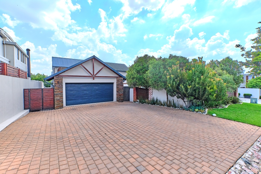 To Let 4 Bedroom Property for Rent in Waterfall Country Village Gauteng