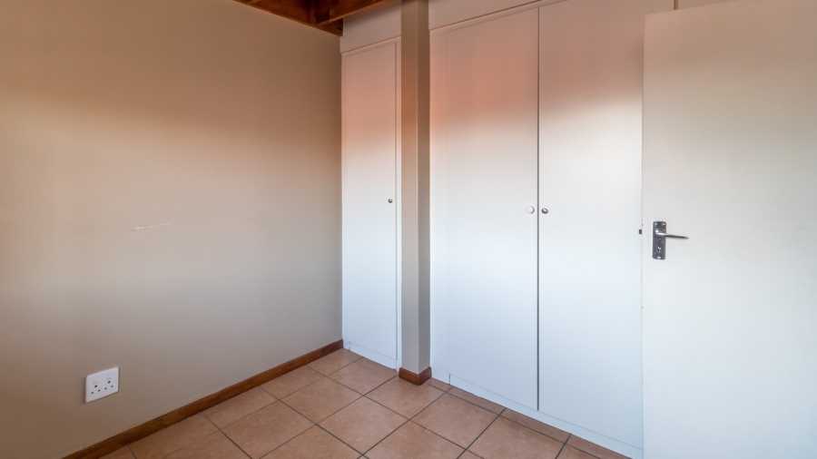 To Let 2 Bedroom Property for Rent in Grand Central Gauteng