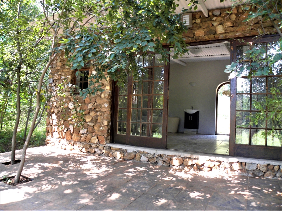 2 Bedroom Property for Sale in Lanseria Gauteng