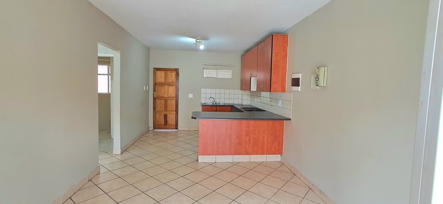 To Let 2 Bedroom Property for Rent in Vorna Valley Gauteng