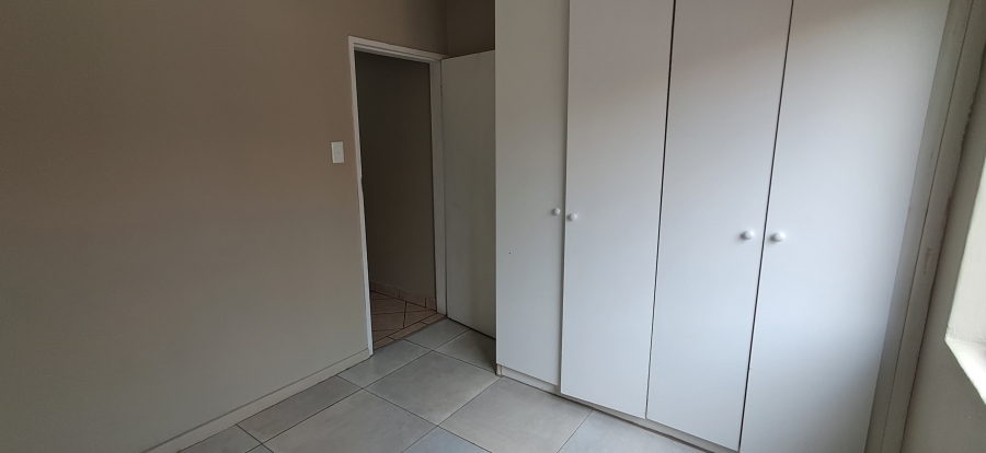 To Let 2 Bedroom Property for Rent in Vorna Valley Gauteng