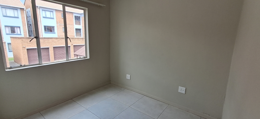 To Let 2 Bedroom Property for Rent in Vorna Valley Gauteng