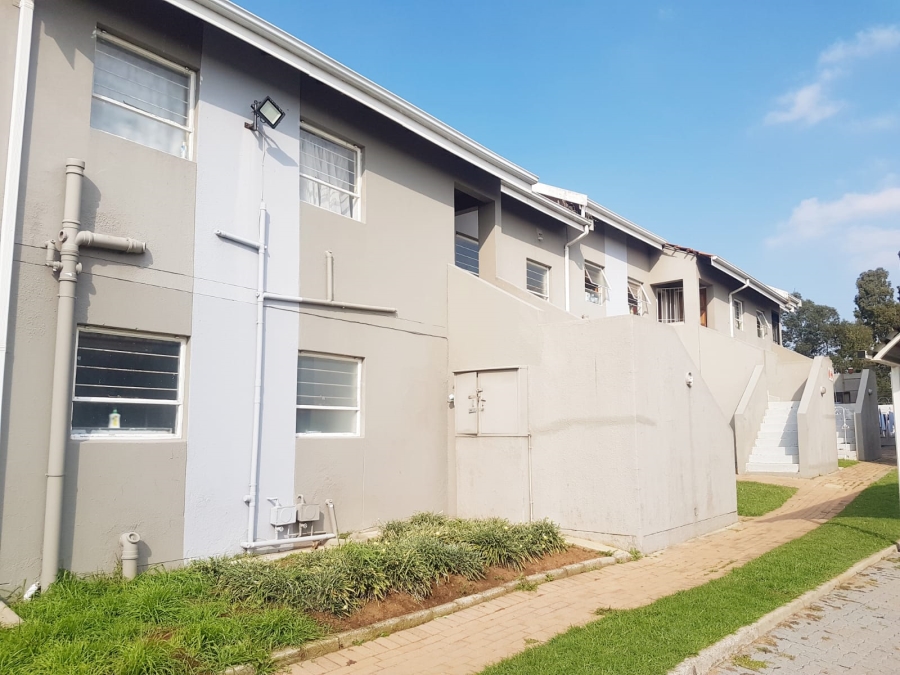 To Let 1 Bedroom Property for Rent in Ormonde Gauteng