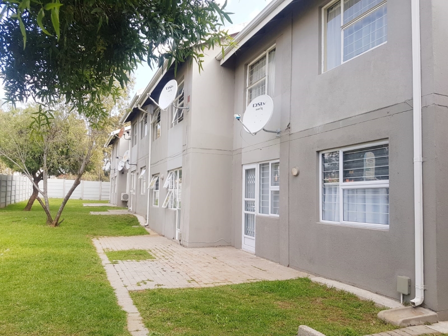 To Let 1 Bedroom Property for Rent in Ormonde Gauteng