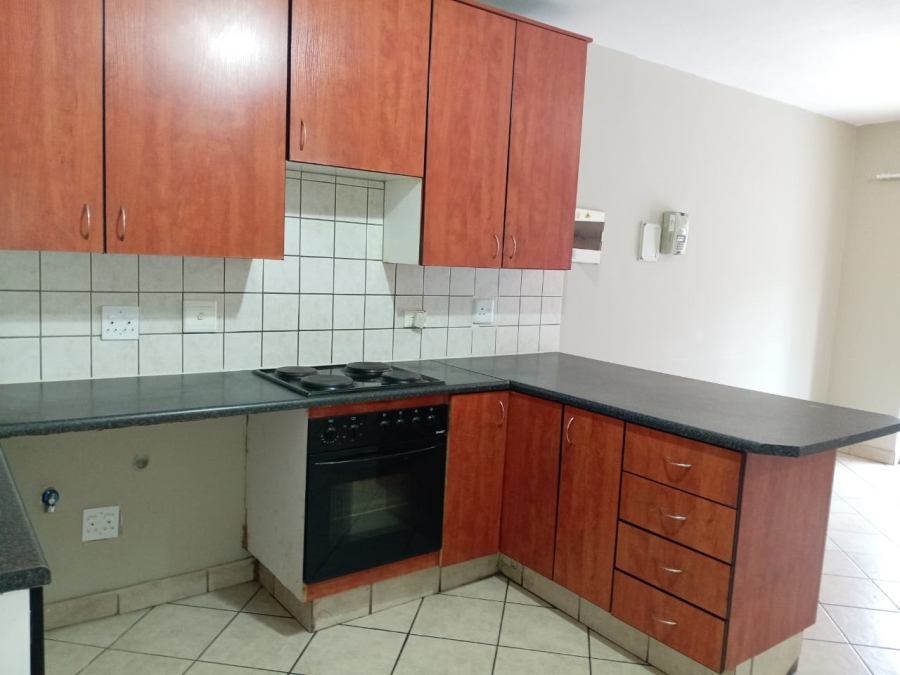 To Let 2 Bedroom Property for Rent in Vorna Valley Gauteng