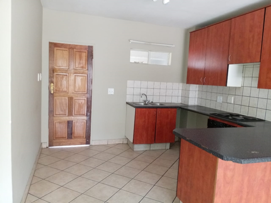 To Let 2 Bedroom Property for Rent in Vorna Valley Gauteng