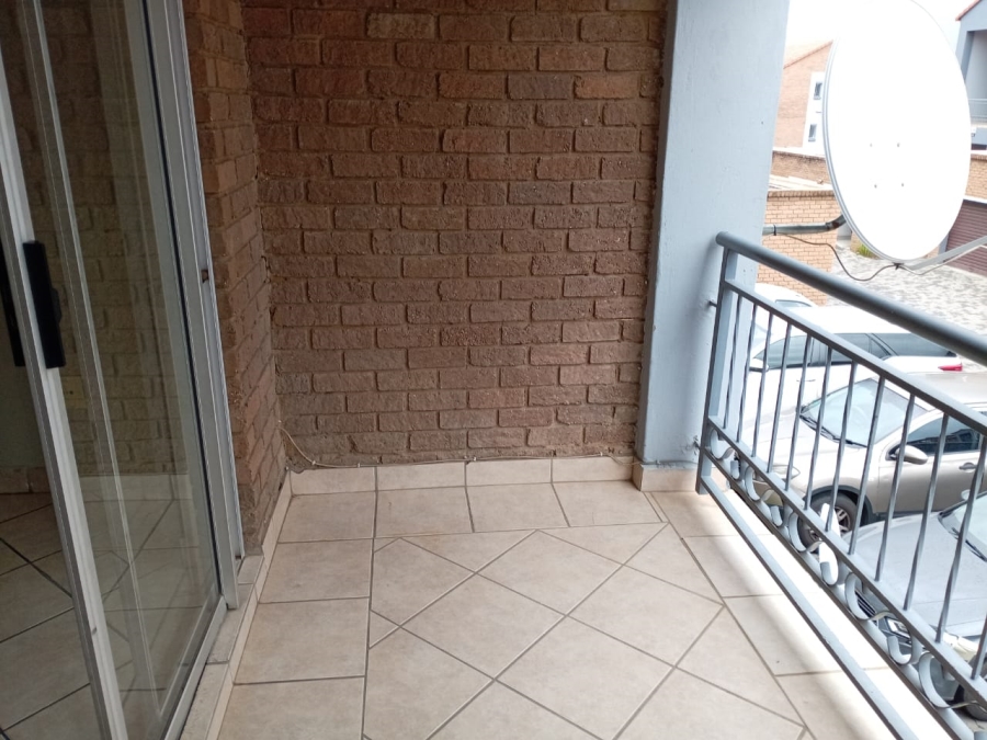 To Let 2 Bedroom Property for Rent in Vorna Valley Gauteng