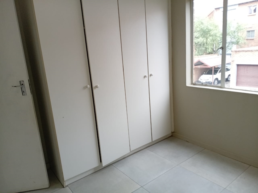 To Let 2 Bedroom Property for Rent in Vorna Valley Gauteng