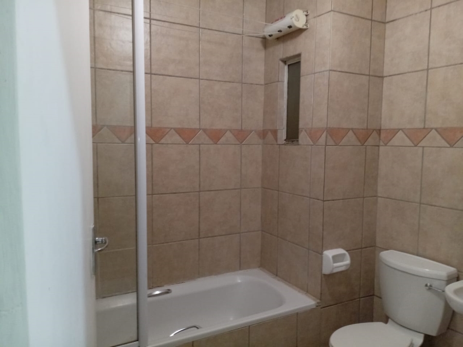 To Let 2 Bedroom Property for Rent in Vorna Valley Gauteng