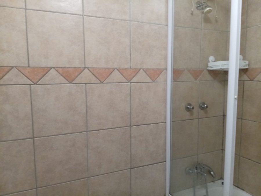 To Let 2 Bedroom Property for Rent in Vorna Valley Gauteng