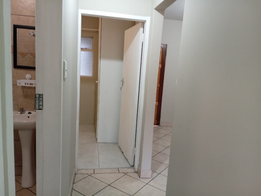 To Let 2 Bedroom Property for Rent in Vorna Valley Gauteng