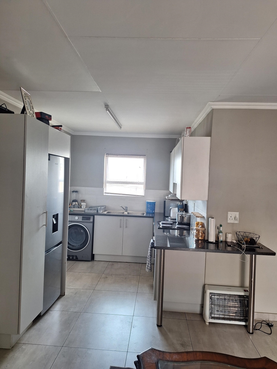 To Let 2 Bedroom Property for Rent in Albemarle Gauteng