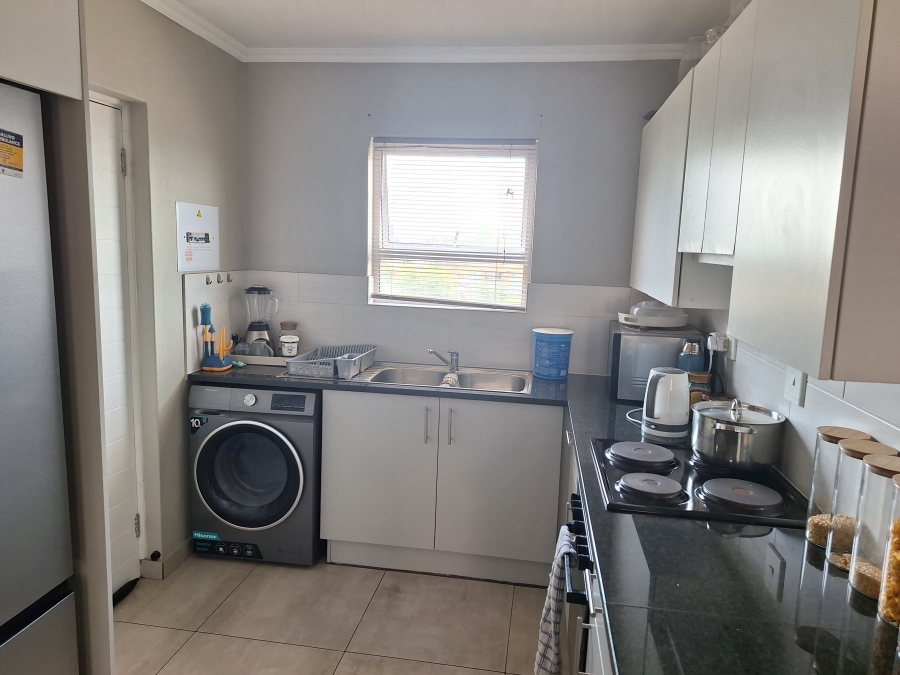 To Let 2 Bedroom Property for Rent in Albemarle Gauteng