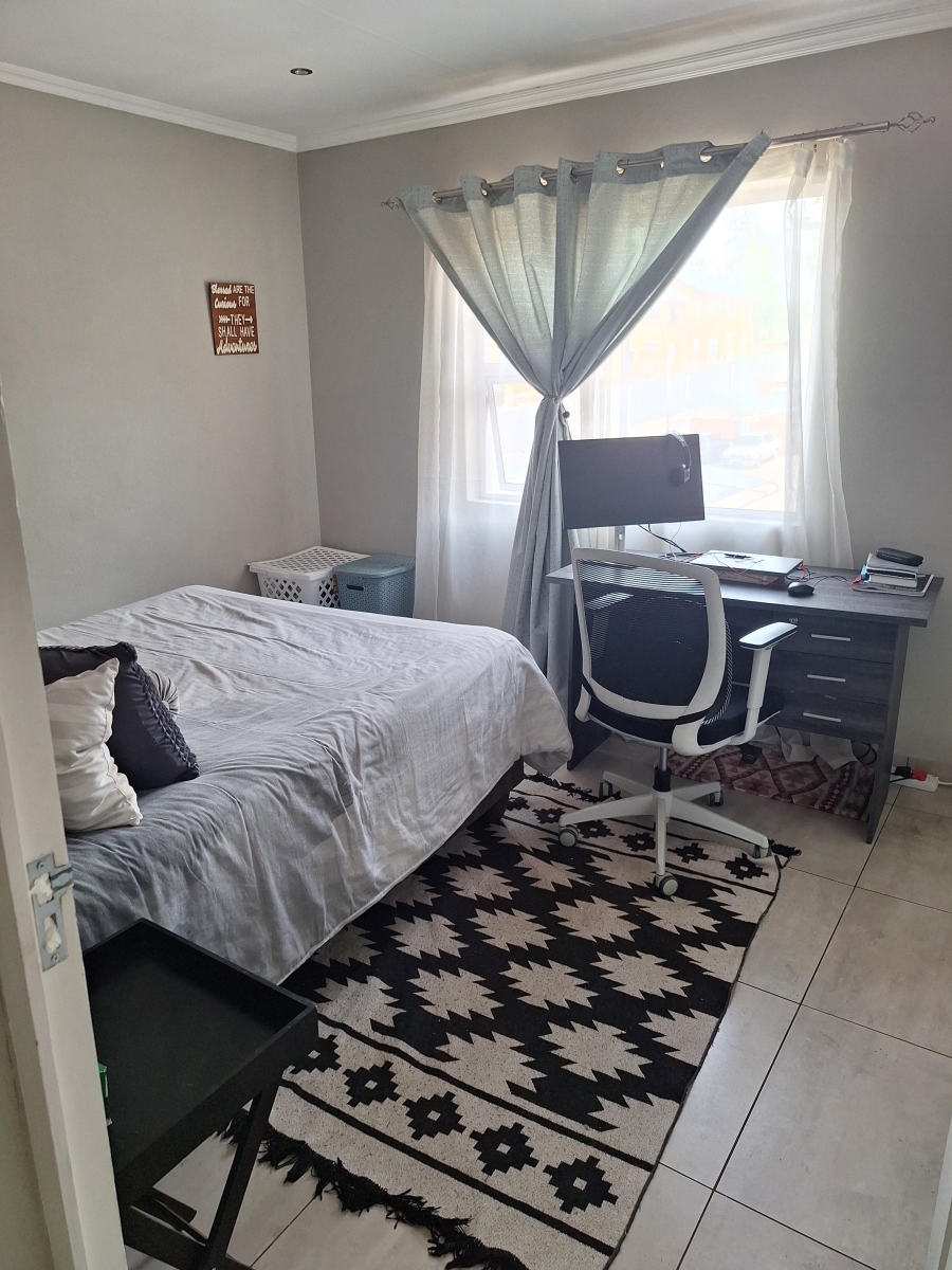 To Let 2 Bedroom Property for Rent in Albemarle Gauteng