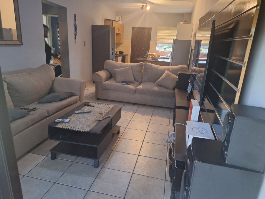 2 Bedroom Property for Sale in Albemarle Gauteng