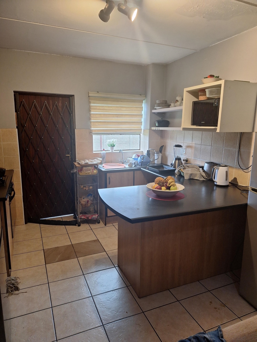 2 Bedroom Property for Sale in Albemarle Gauteng