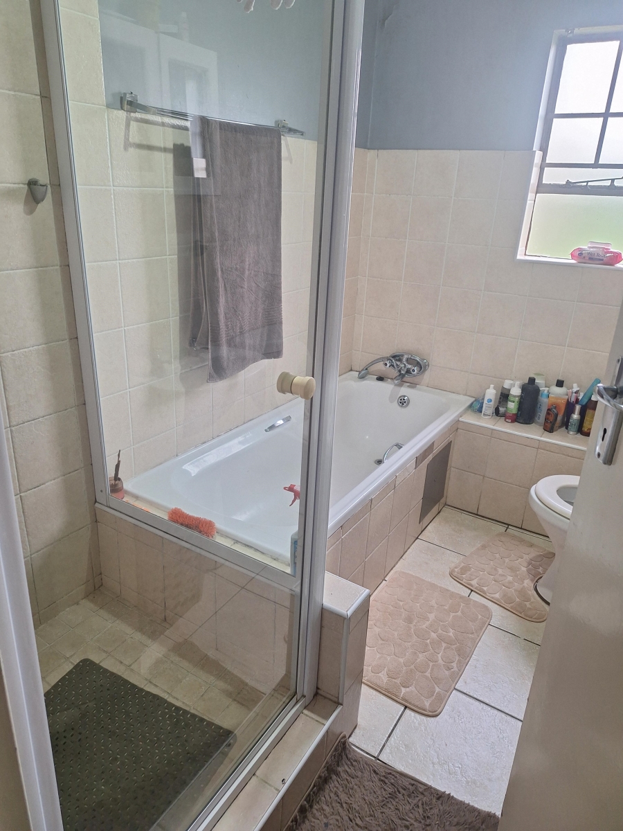 2 Bedroom Property for Sale in Albemarle Gauteng