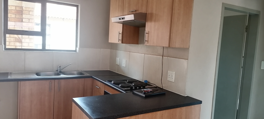 To Let 2 Bedroom Property for Rent in Groblerpark Gauteng