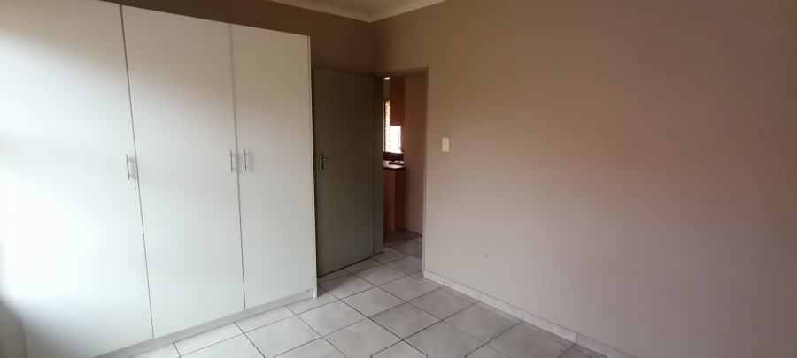 To Let 2 Bedroom Property for Rent in Groblerpark Gauteng