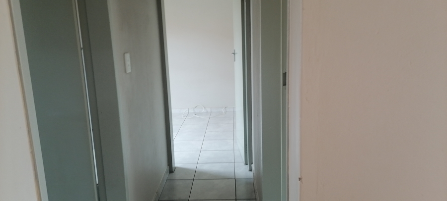 To Let 2 Bedroom Property for Rent in Groblerpark Gauteng