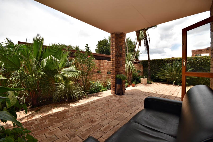 2 Bedroom Property for Sale in Bromhof Gauteng