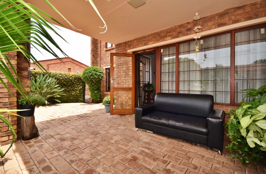 2 Bedroom Property for Sale in Bromhof Gauteng