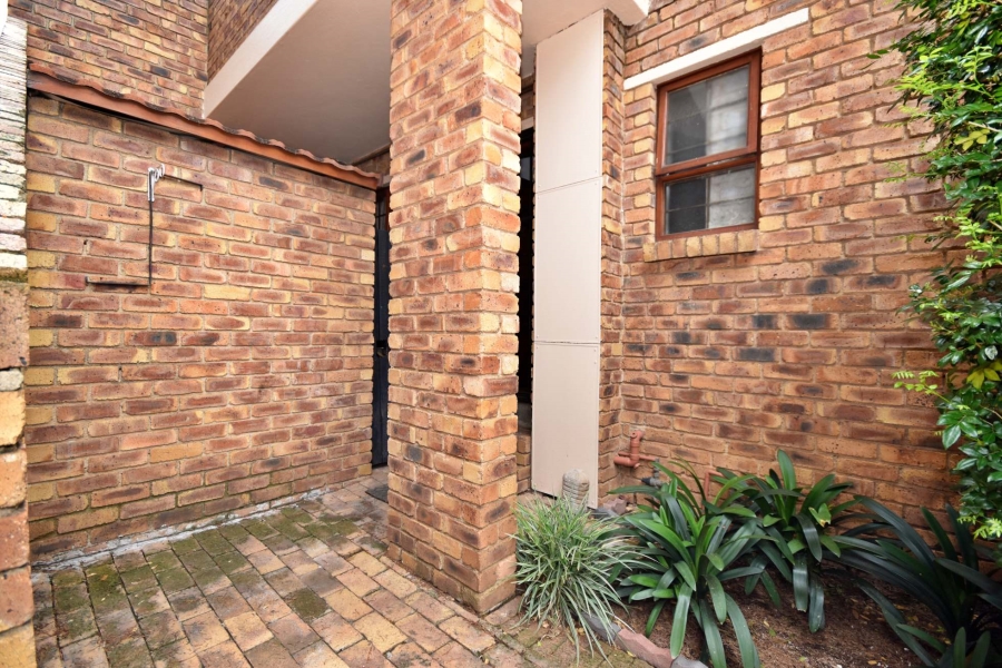 2 Bedroom Property for Sale in Bromhof Gauteng