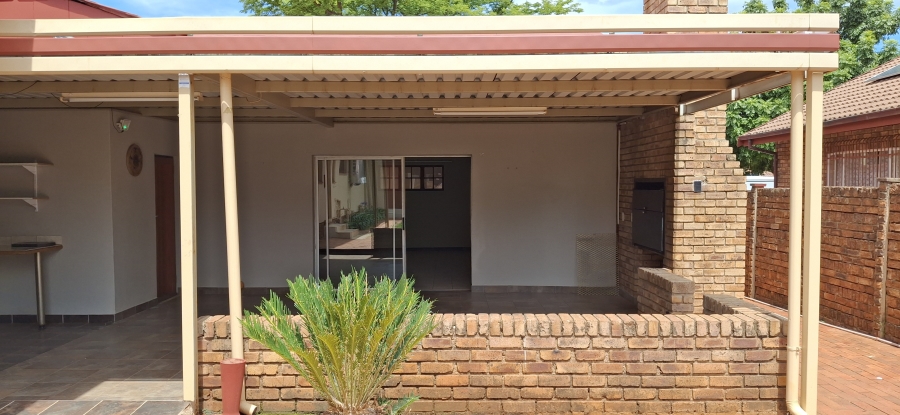 3 Bedroom Property for Sale in Sinoville Gauteng