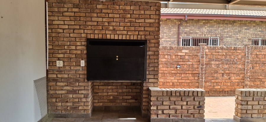 3 Bedroom Property for Sale in Sinoville Gauteng