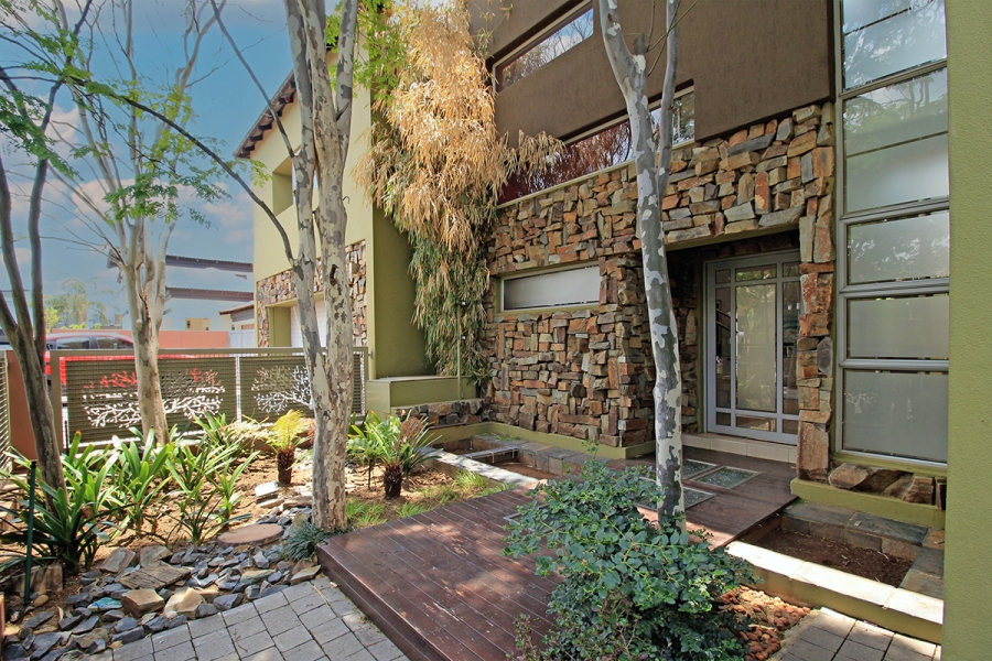 4 Bedroom Property for Sale in Greenstone Hill Gauteng