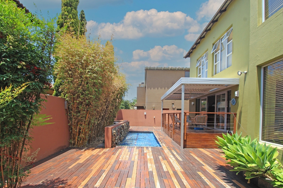 4 Bedroom Property for Sale in Greenstone Hill Gauteng