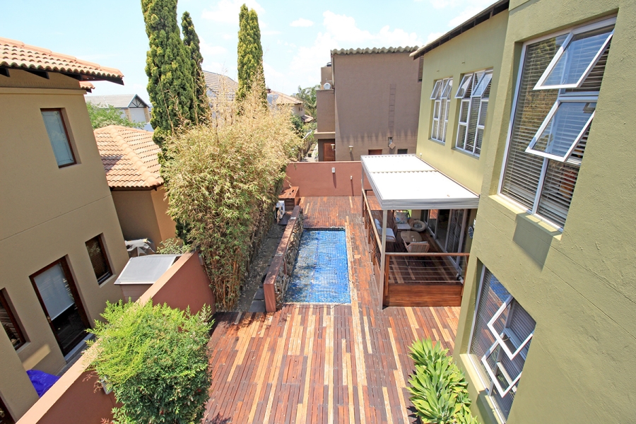 4 Bedroom Property for Sale in Greenstone Hill Gauteng