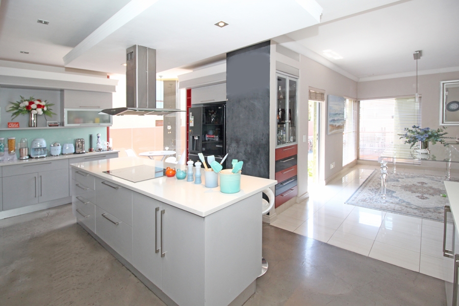 4 Bedroom Property for Sale in Greenstone Hill Gauteng