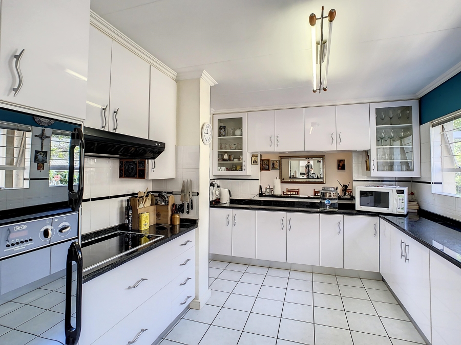 3 Bedroom Property for Sale in Silver Lakes Golf Estate Gauteng