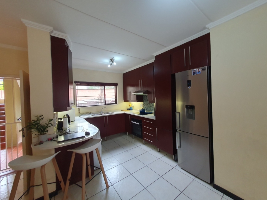 To Let 2 Bedroom Property for Rent in Sunninghill Gauteng