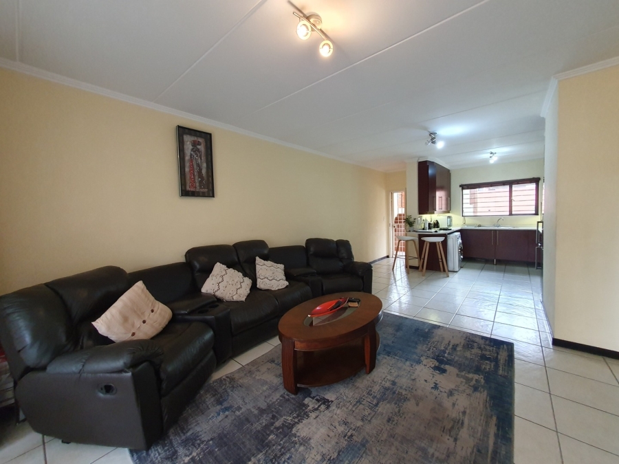 To Let 2 Bedroom Property for Rent in Sunninghill Gauteng